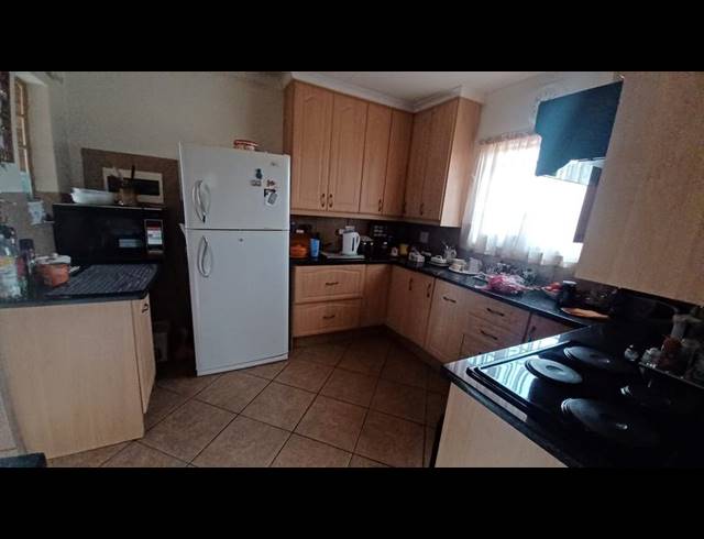 3 BEDROOM HOUSE FOR SALE IN MAGALIESKRUIN